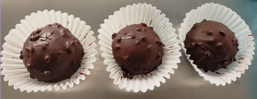 Najnowsze blogi firmy Innowacyjna technologia jednoczesnego powlekania czekoladą i orzeszkami ziemnymi z powodzeniem rozwiązuje problem produkcji mochi.