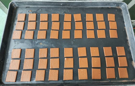 Dobra cena. Linia produkcyjna do produkcji krakersów Papa Machine P308 – 3 rzędy wyjściowe w jednej linii w Internecie